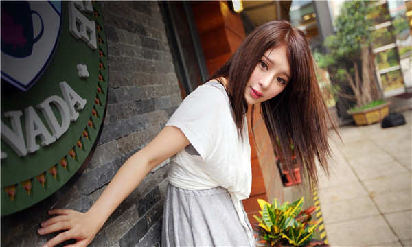 富锦想找一个女性生孩子给报酬-｛找个女人生孩子多少钱｝